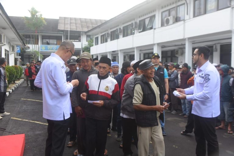 Pemkot Sukabumi Perkuat Dukungan Pelaku Transportasi Tradisional Lewat Bantuan Tahunan