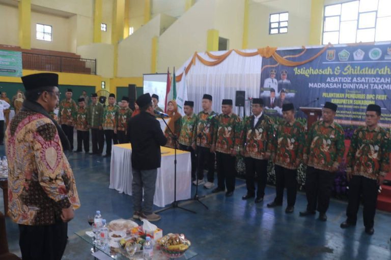 Bupati Dalam Pelantikan FKDT Minta Tingkatkan.Prestasi dan Bersinergi dengan Pemkab Sukabumi