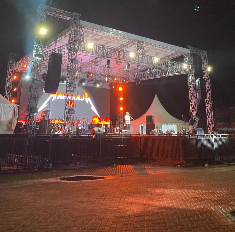 Komunitas Masyarakat Sukabumi (KAMI) Gelar Peduli Sukabumi di Palabuhanratu, Hadirkan Maharaja 48 Band