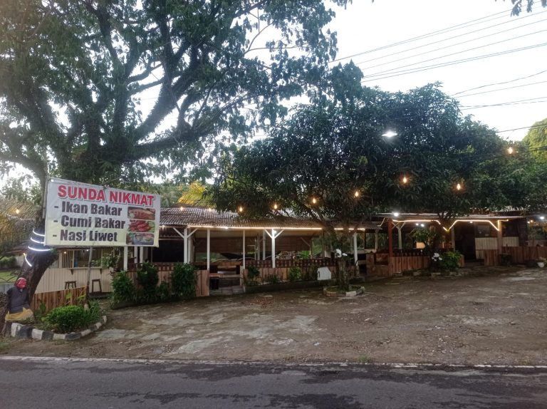 R.M Saung Baskom, Rumah Makan Sunda Berikan Kenikmatan Perkuat Potensi Kuliner Desa Karangpapak